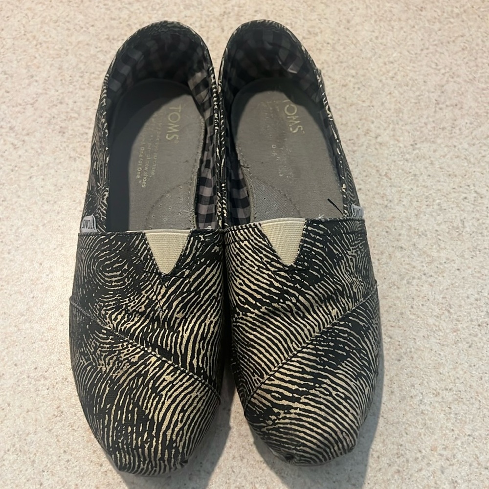 Toms shoes